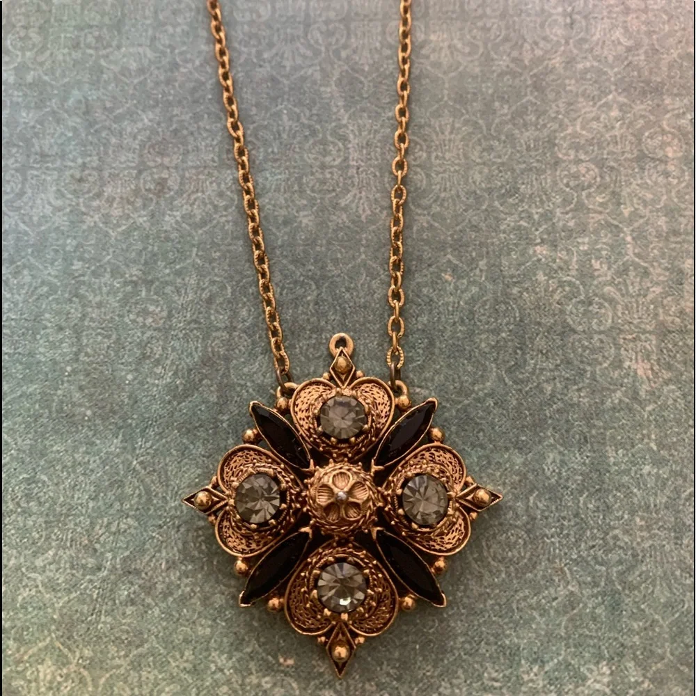 Florenza Vintage Estate Gray & Black Stone Gold Tone Ornate Designer Necklace - Picture 7 of 9